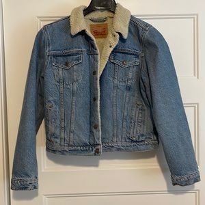 Womens Jean Levi’s Jacket- Sherpa lined